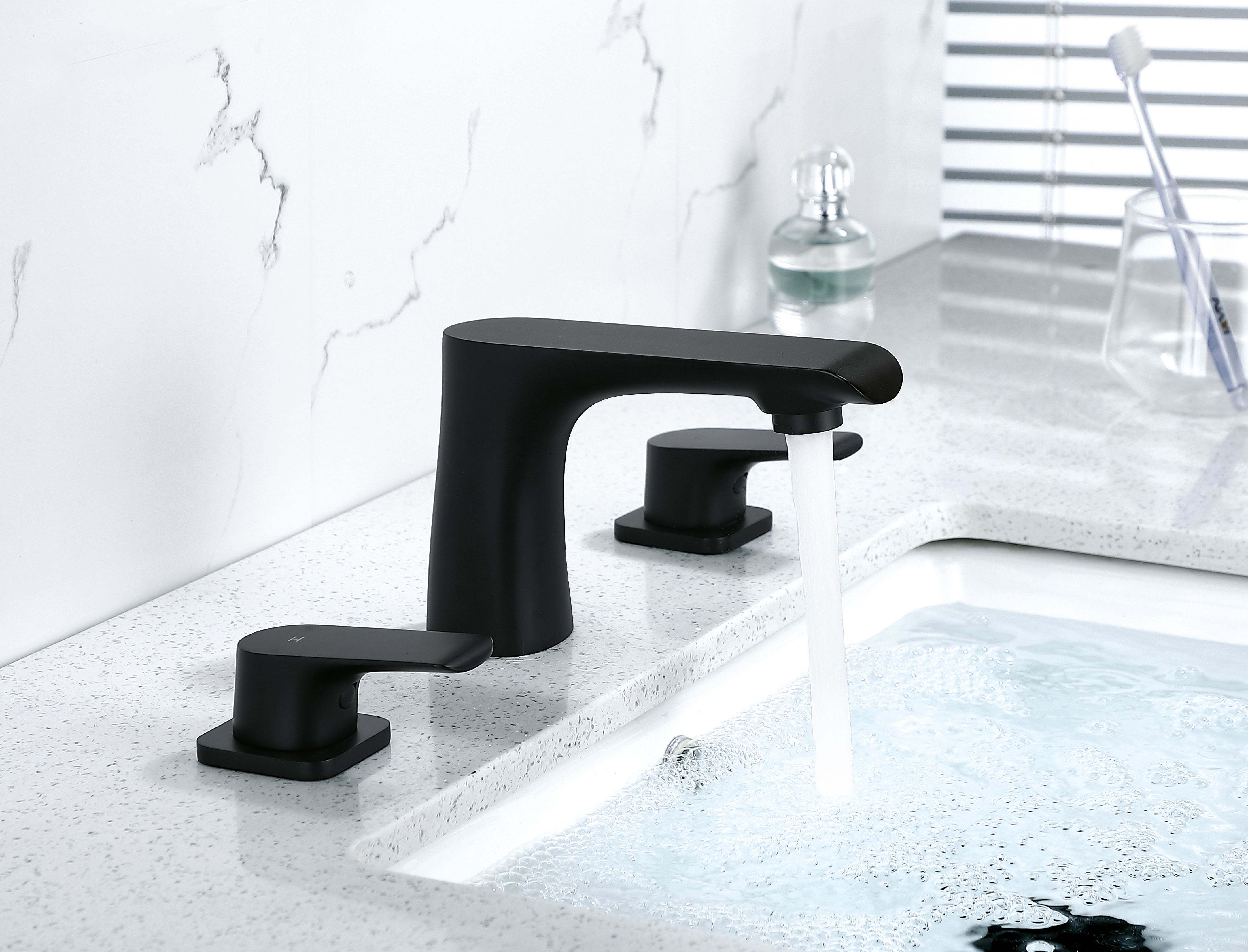 Essenza™ Widespread Bathroom Faucet - 1.2 GPM